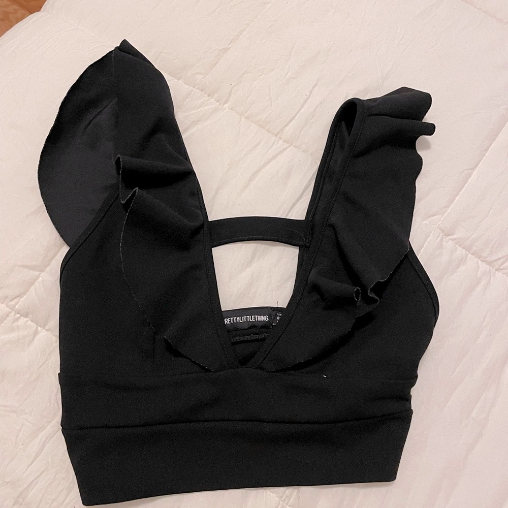 PrettyLittleThing black crop top
